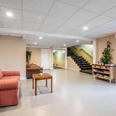 Tiltonlodge Inn & Suites Bagian luar foto