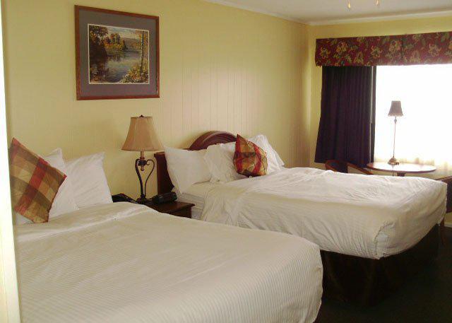 Tiltonlodge Inn & Suites Bagian luar foto